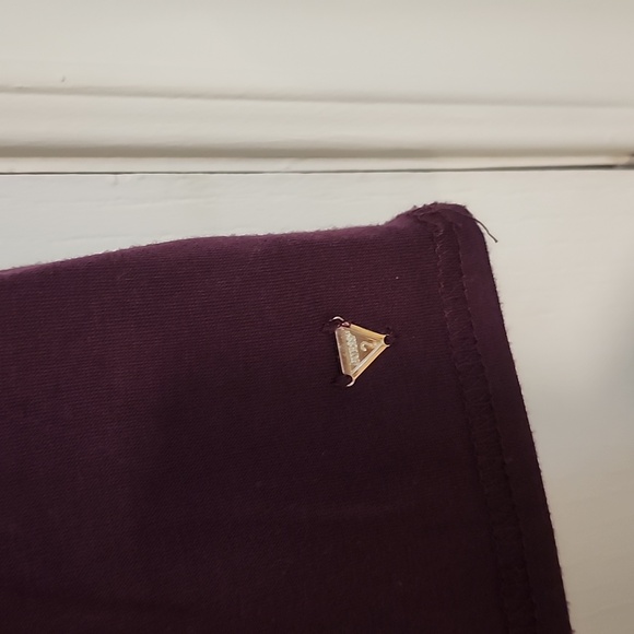 2 Guess shirts XL - Picture 2 of 6